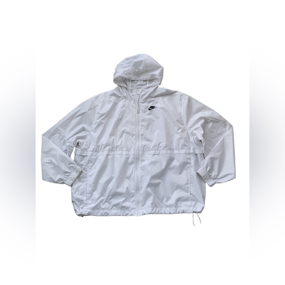 Nike Women’s Plus Size 1X Sportswear Essential Repel Woven Wind Rain Jacket
